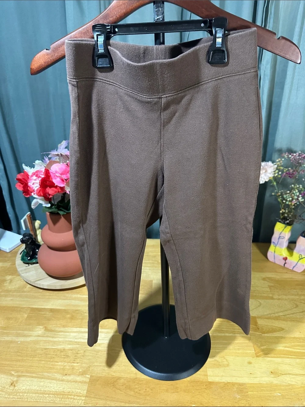 🎉GAP Brown Capri Sweatpants with Pink & Purple Heart Patch A208